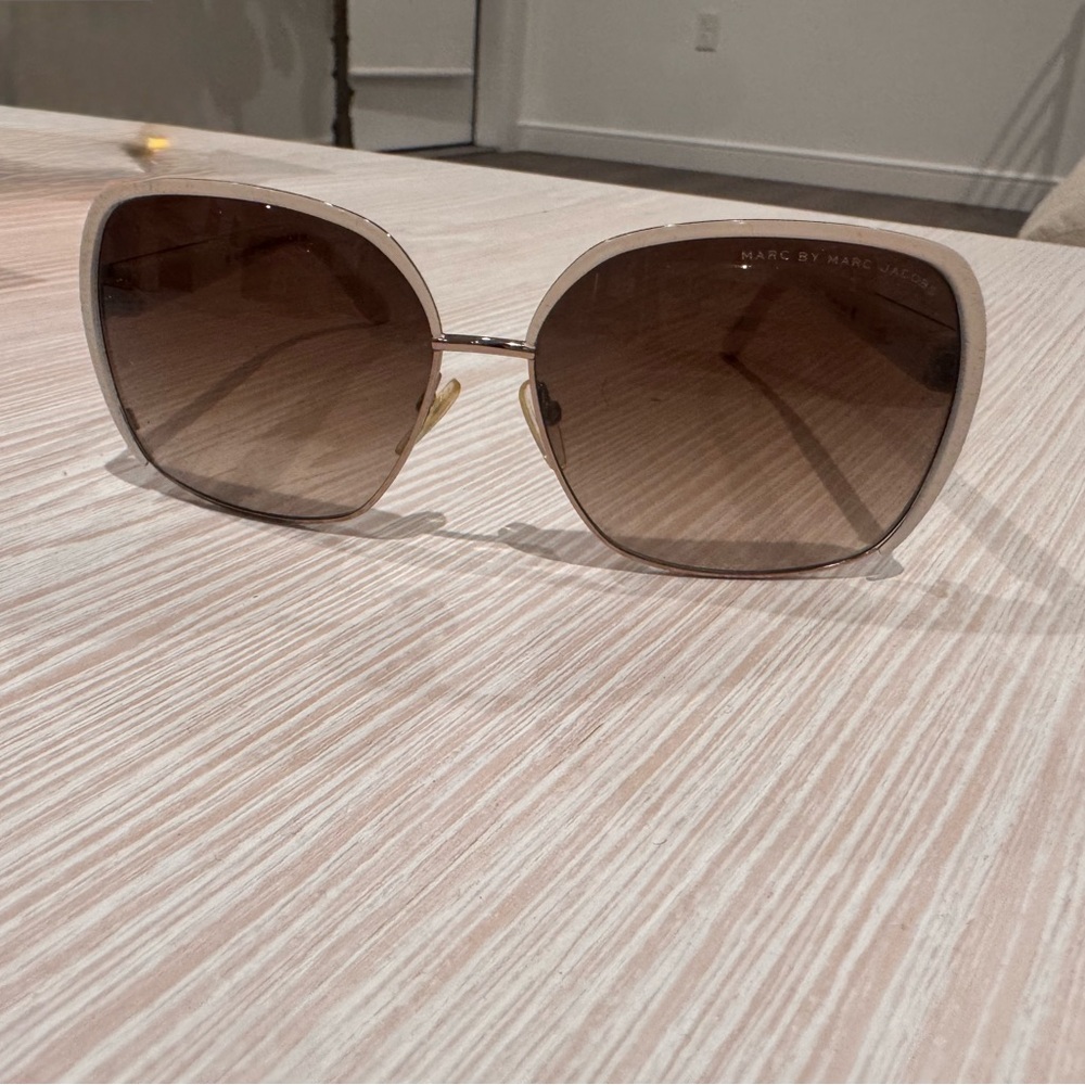 Marc by Marc Jacobs Sunglasses - Cream and Brown